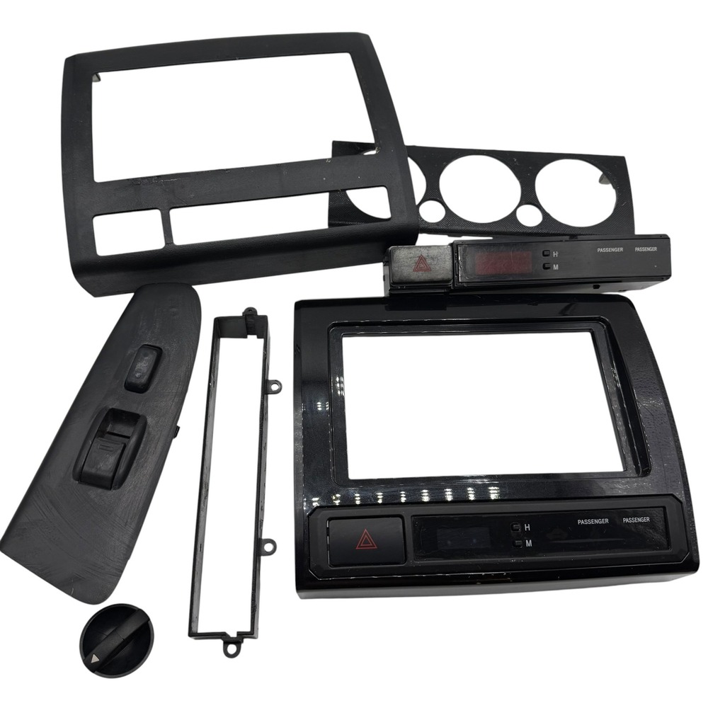 Toyota Tacoma 2007-08 Center Dash Radio Trim Dash Mounted Digital Clock Untested